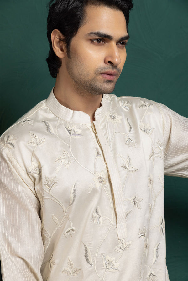 Ivory Floral Elegance Kurta